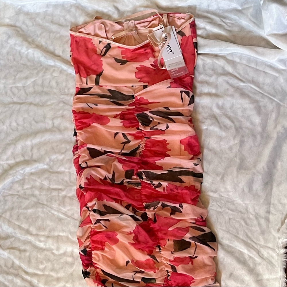 Dress - Picture 2 of 2